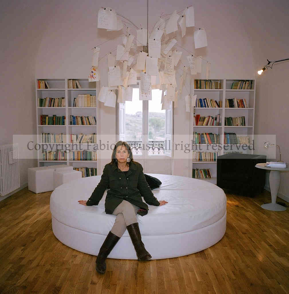 nietta bruno - ha creato la Casa del Poeta luogo di lettura e me